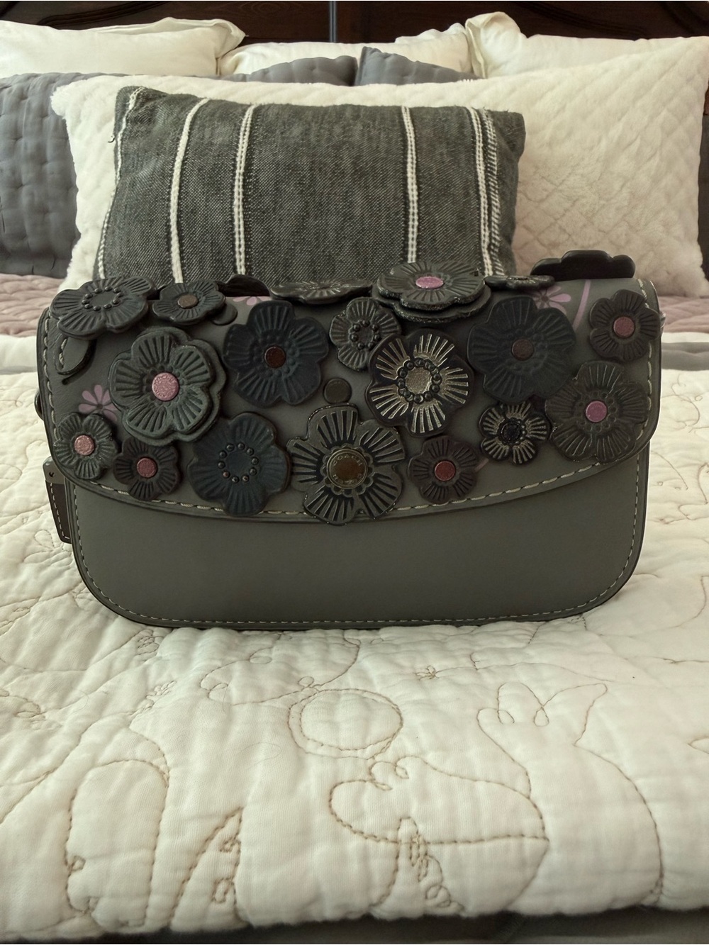 EUC Coach 1941 Wristlet Tea Rose Gray